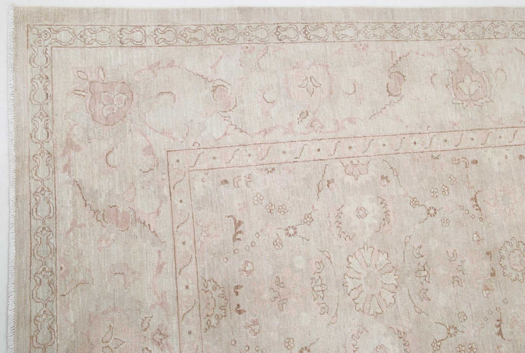 Serenity 8’ 10” x 12’ 1″ - No. AV89036 - ALRUG Rug Store