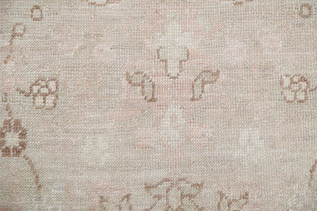 Serenity 8’ 10” x 12’ 1″ - No. AV89036 - ALRUG Rug Store