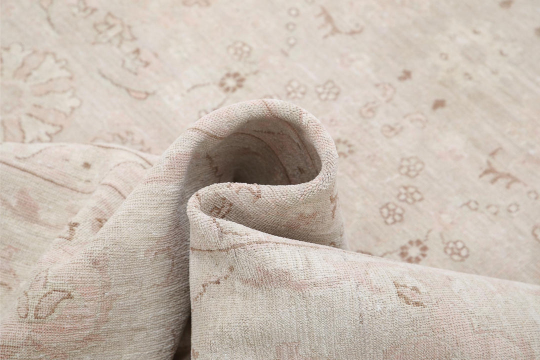 Serenity 8’ 10” x 12’ 1″ - No. AV89036 - ALRUG Rug Store