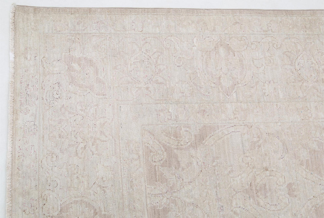 Serenity 7’ 9″ x 9’ 6″ - No. AV16450 - ALRUG Rug Store