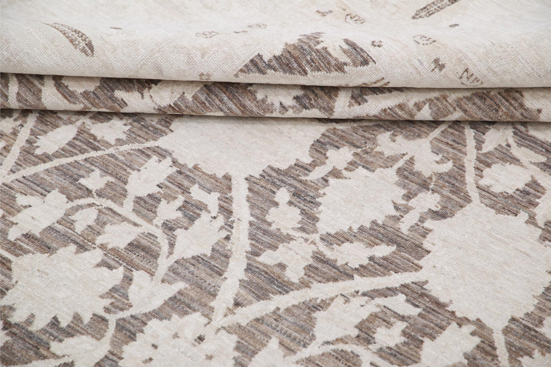 Serenity 8’ 9″ x 11’ 0″ - No. AV32882 - ALRUG Rug Store