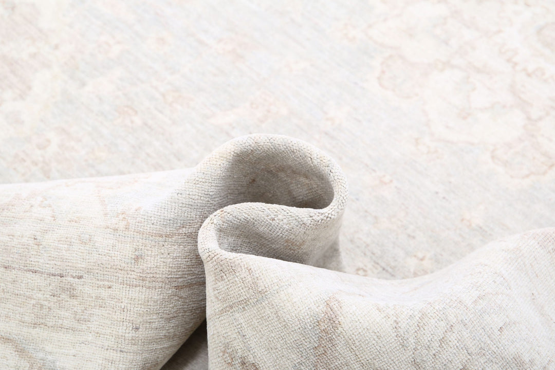 Serenity 9’ 0″ x 11’ 2″ - No. AV93955 - ALRUG Rug Store