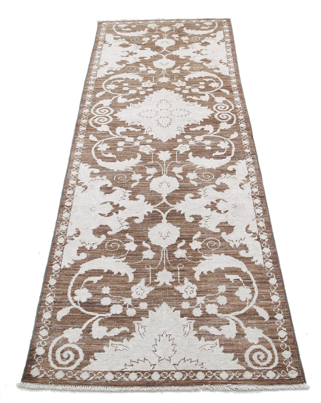 Serenity 2’ 5″ x 7’ 10” - No. AV45781 - ALRUG Rug Store