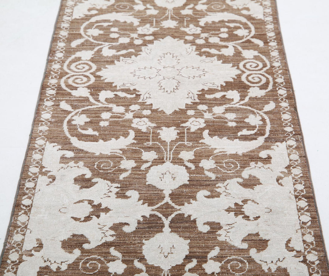 Serenity 2’ 5″ x 7’ 10” - No. AV45781 - ALRUG Rug Store