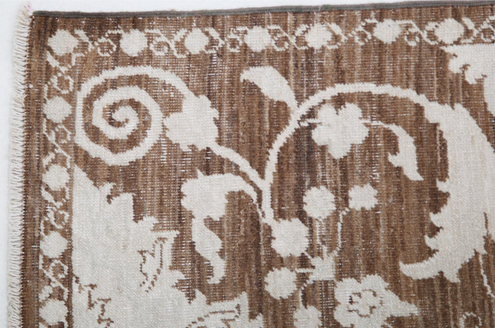 Serenity 2’ 5″ x 7’ 10” - No. AV45781 - ALRUG Rug Store