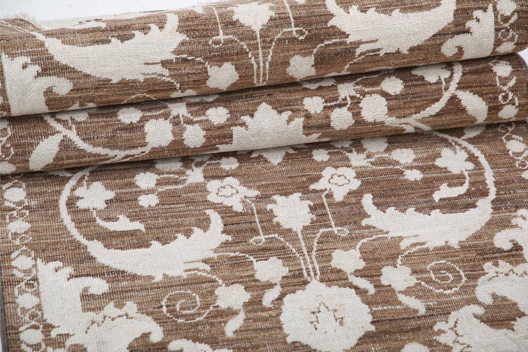 Serenity 2’ 5″ x 7’ 10” - No. AV45781 - ALRUG Rug Store