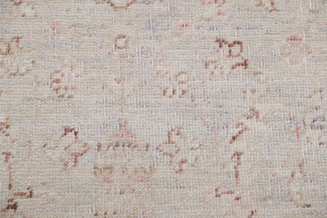 Serenity 2’ 6″ x 10’ 1″ - No. AV66162 - ALRUG Rug Store