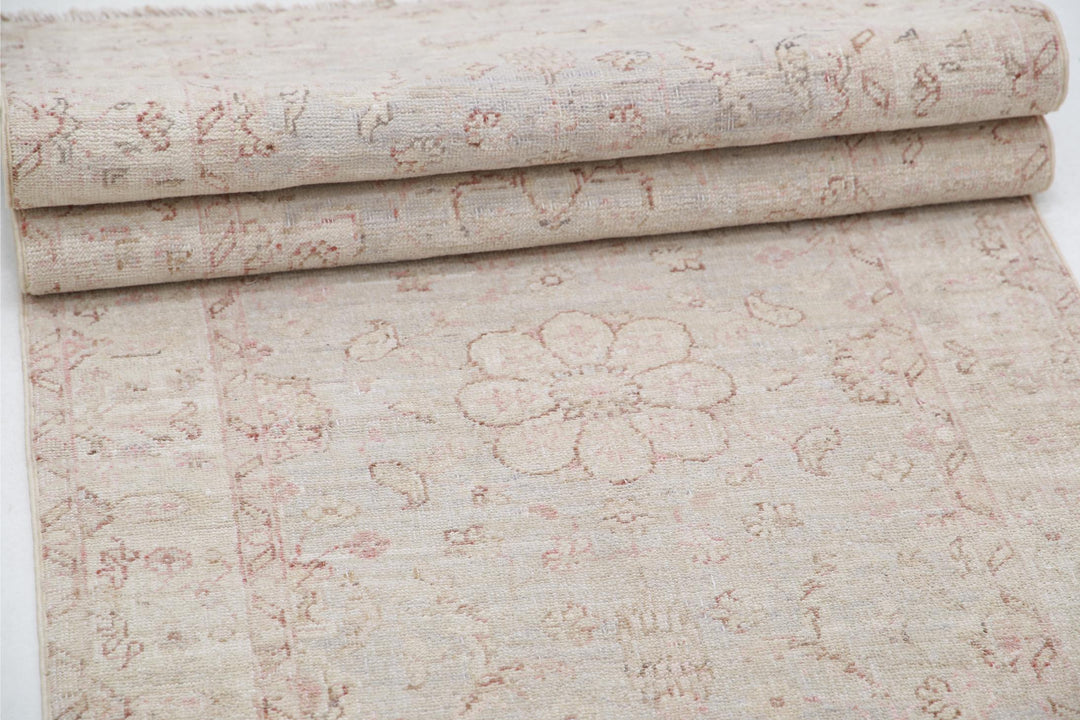 Serenity 2’ 6″ x 10’ 1″ - No. AV66162 - ALRUG Rug Store