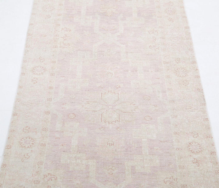 Serenity 2’ 6″ x 8’ 11” - No. AV20928 - ALRUG Rug Store