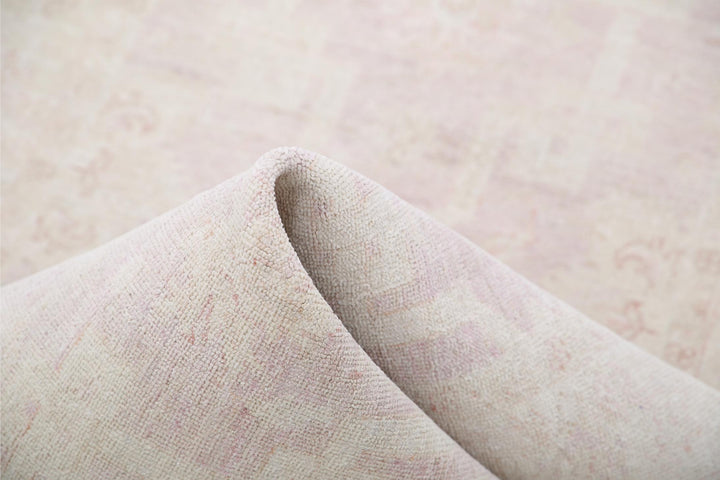 Serenity 2’ 6″ x 8’ 11” - No. AV20928 - ALRUG Rug Store