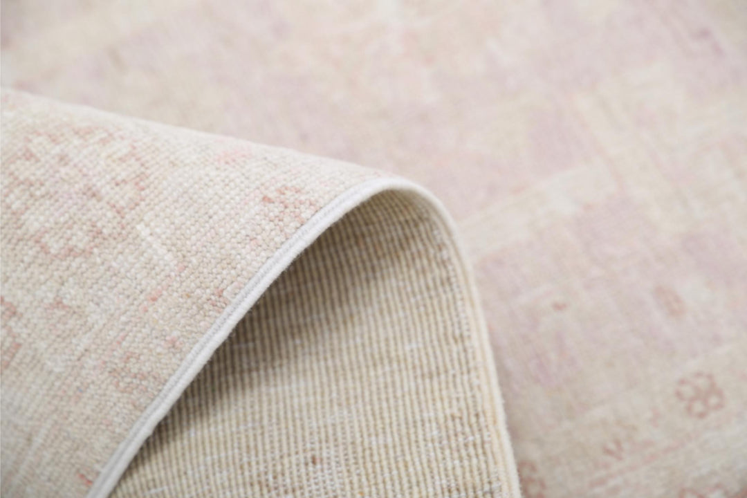 Serenity 2’ 6″ x 8’ 11” - No. AV20928 - ALRUG Rug Store