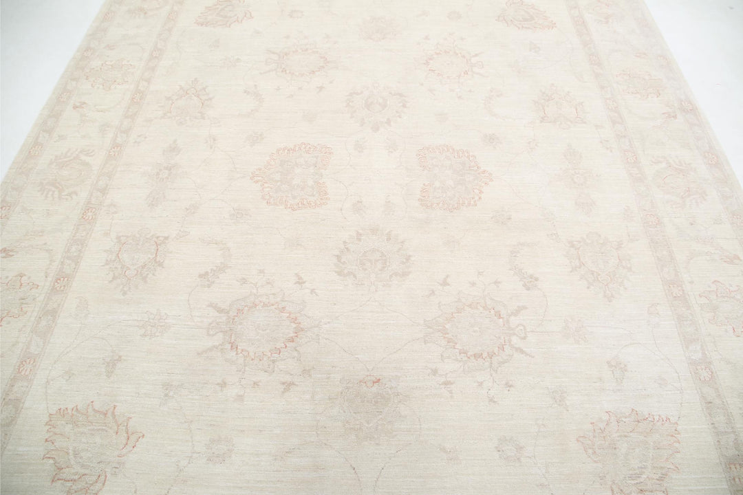 Serenity 8’ 2″ x 11’ 5″ - No. AV46941 - ALRUG Rug Store