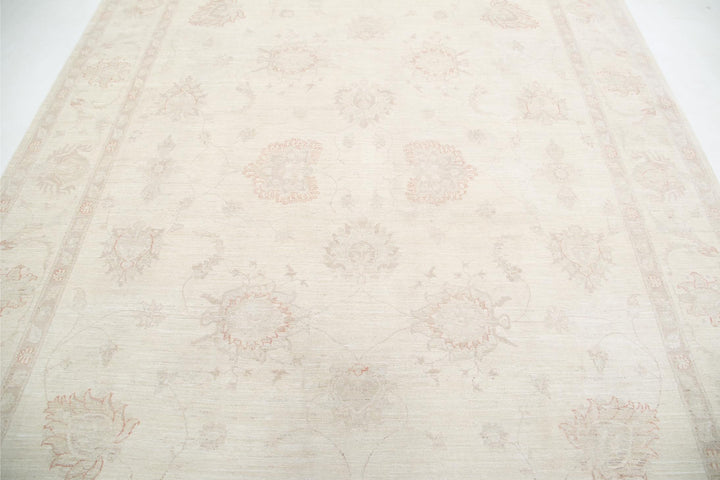 Serenity 8’ 2″ x 11’ 5″ - No. AV46941 - ALRUG Rug Store