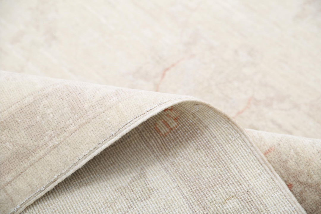 Serenity 8’ 2″ x 11’ 5″ - No. AV46941 - ALRUG Rug Store