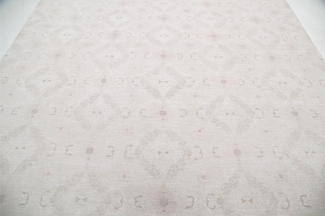 Serenity 9’ 1″ x 11’ 9″ - No. AV99548 - ALRUG Rug Store