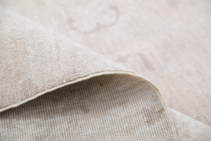 Serenity 9’ 1″ x 11’ 9″ - No. AV99548 - ALRUG Rug Store