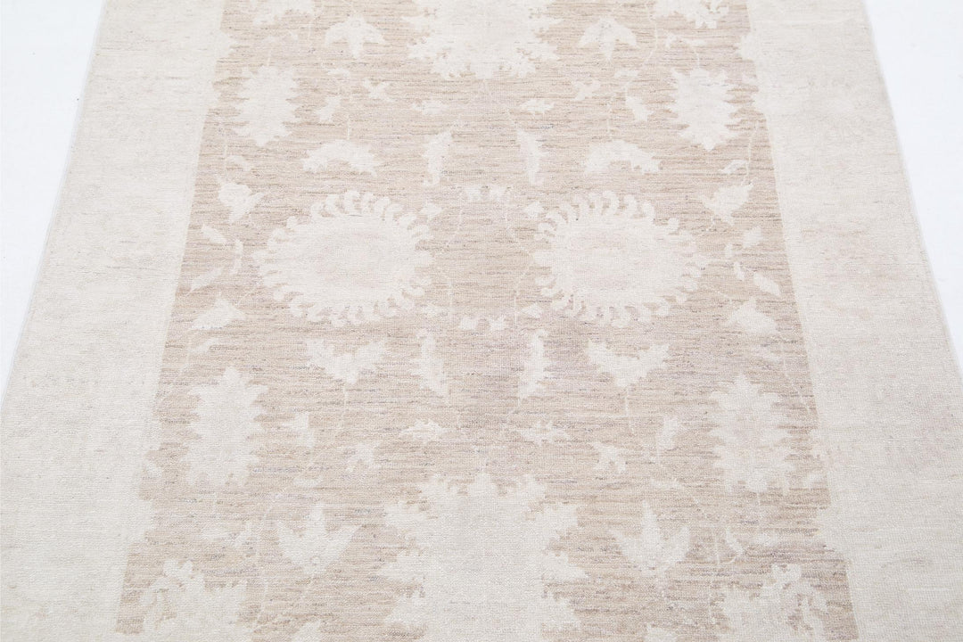 Serenity 3’ 10” x 5’ 10” - No. AV17693 - ALRUG Rug Store