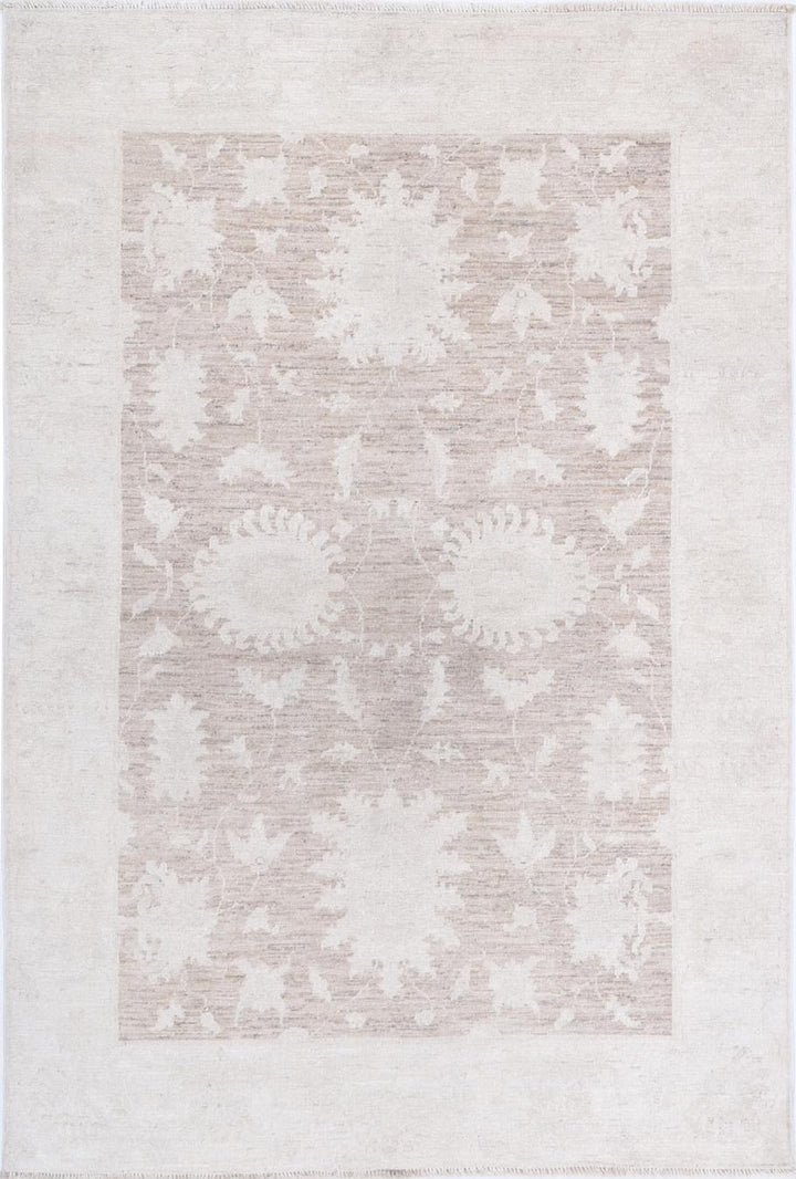 Serenity 3’ 10” x 5’ 10” - No. AV17693 - ALRUG Rug Store