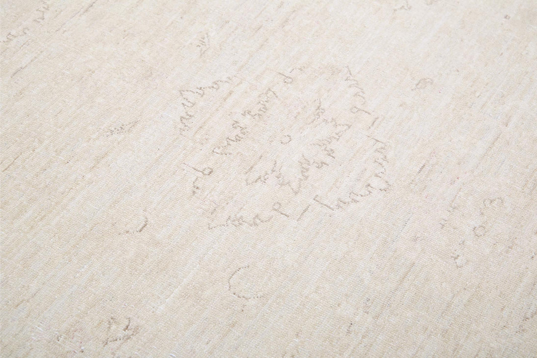 Serenity 8’ 10” x 12’ 2″ - No. AV78816 - ALRUG Rug Store