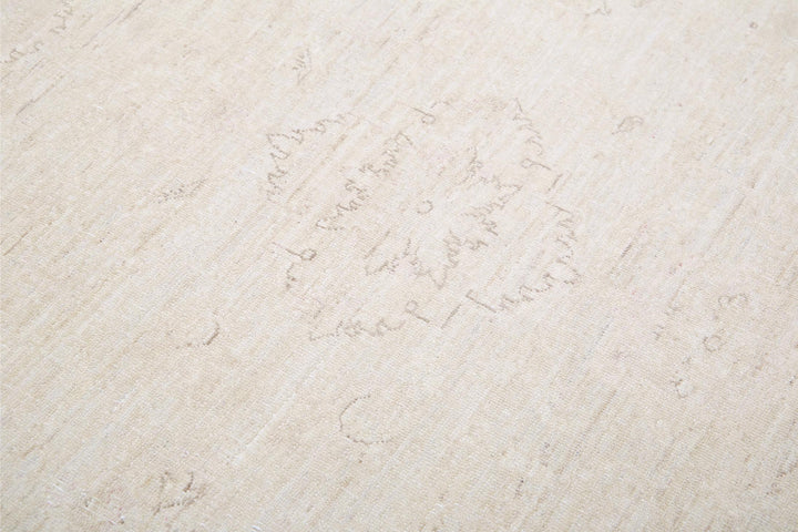 Serenity 8’ 10” x 12’ 2″ - No. AV78816 - ALRUG Rug Store