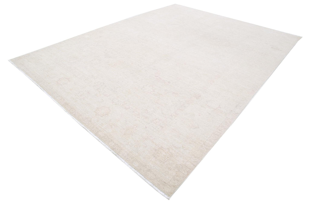 Serenity 8’ 10” x 12’ 2″ - No. AV78816 - ALRUG Rug Store
