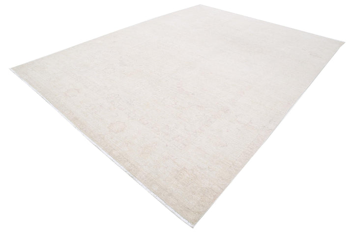 Serenity 8’ 10” x 12’ 2″ - No. AV78816 - ALRUG Rug Store