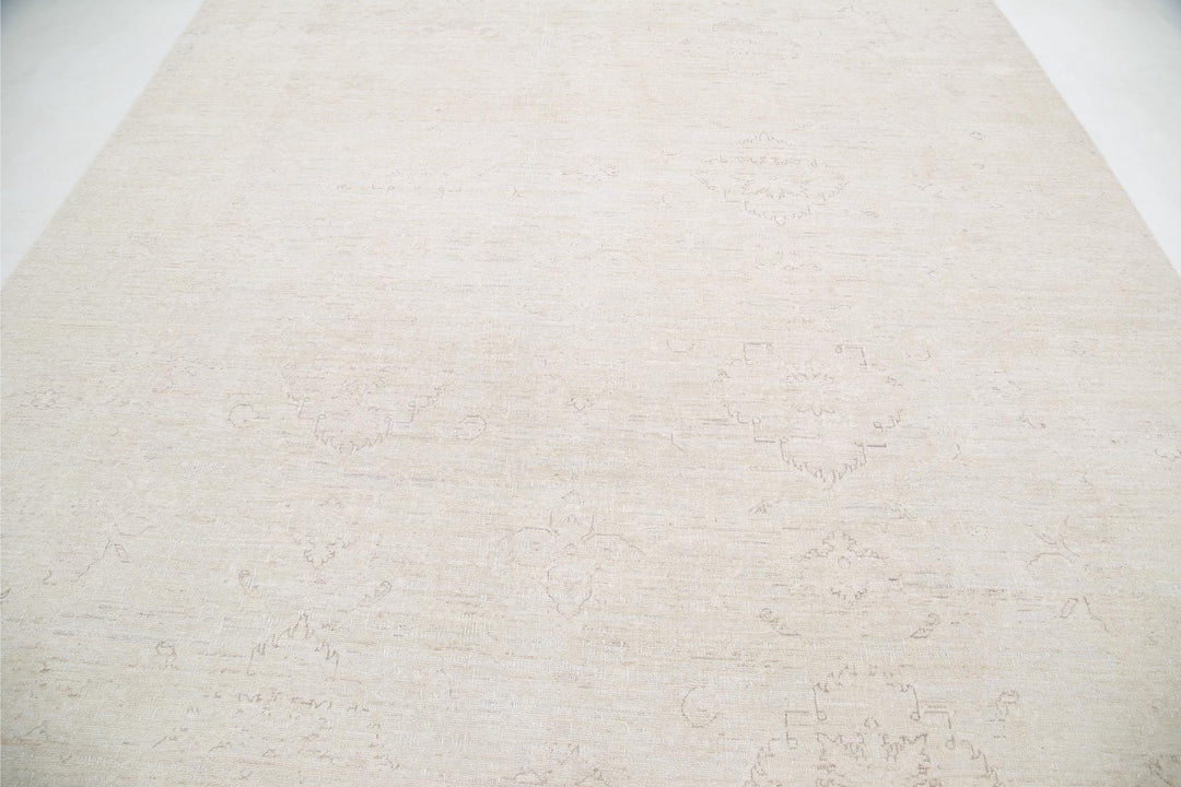 Serenity 8’ 10” x 12’ 2″ - No. AV78816 - ALRUG Rug Store