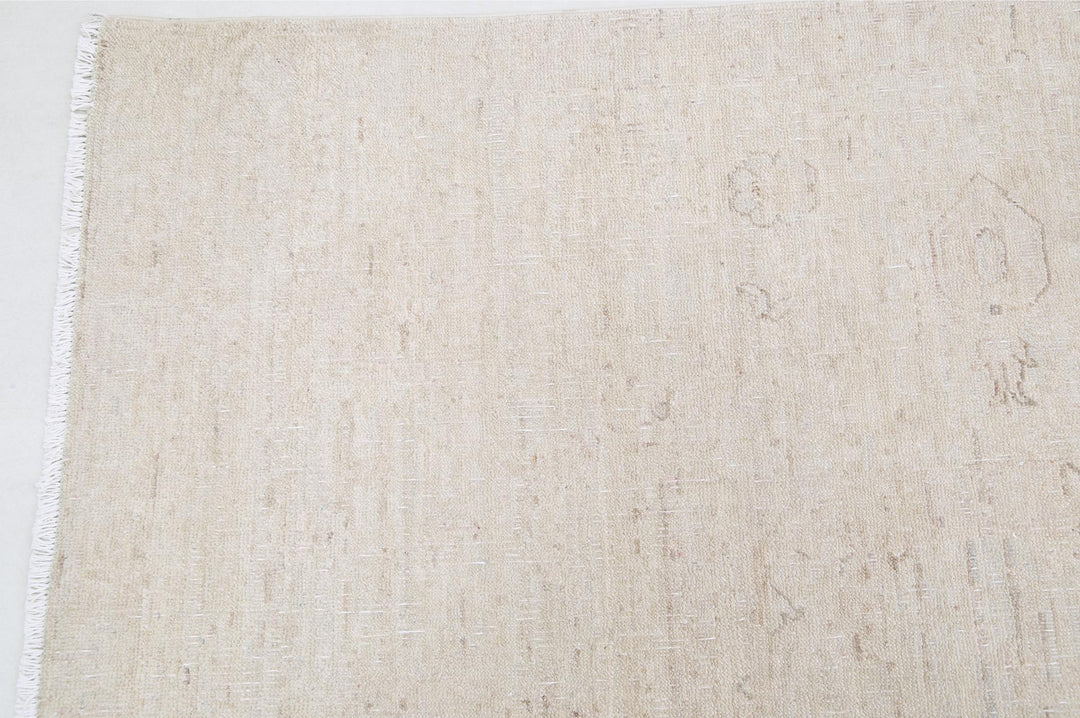 Serenity 8’ 10” x 12’ 2″ - No. AV78816 - ALRUG Rug Store