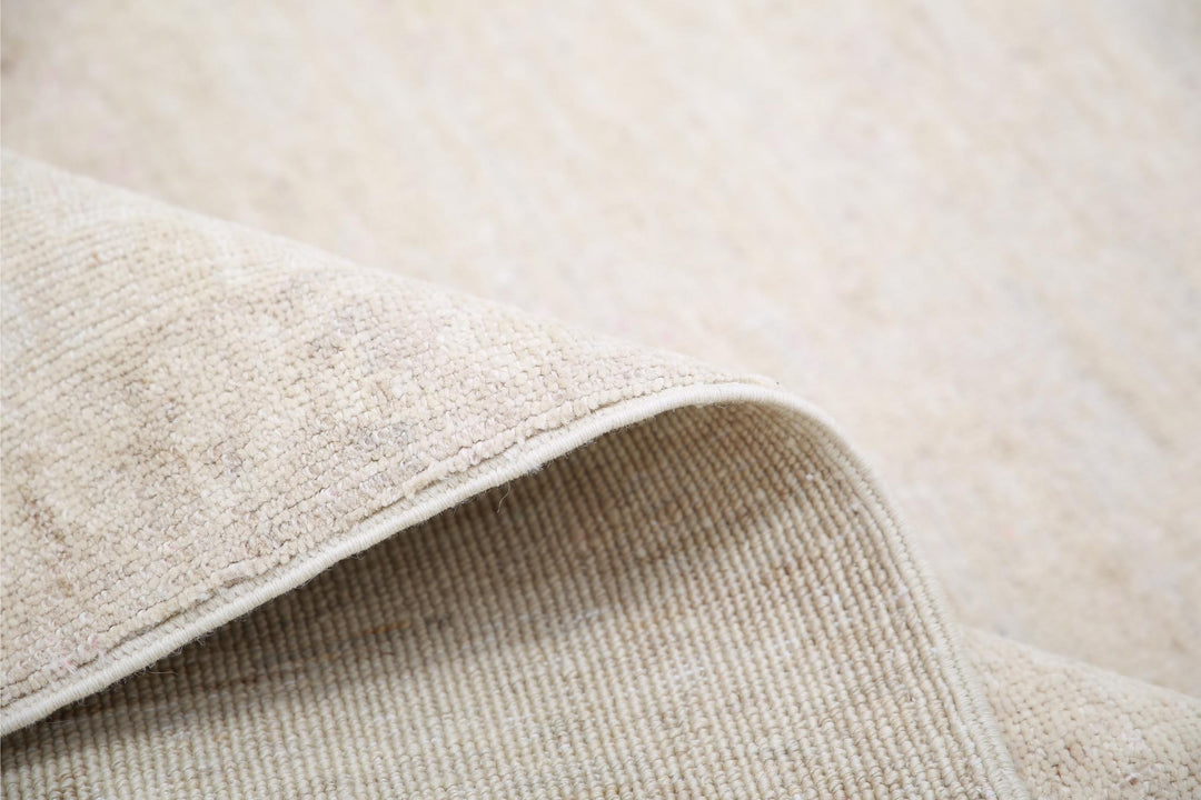 Serenity 8’ 10” x 12’ 2″ - No. AV78816 - ALRUG Rug Store