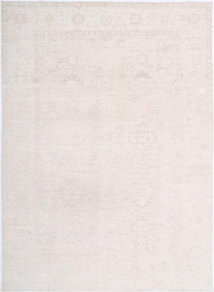 Serenity 8’ 10” x 12’ 2″ - No. AV78816 - ALRUG Rug Store