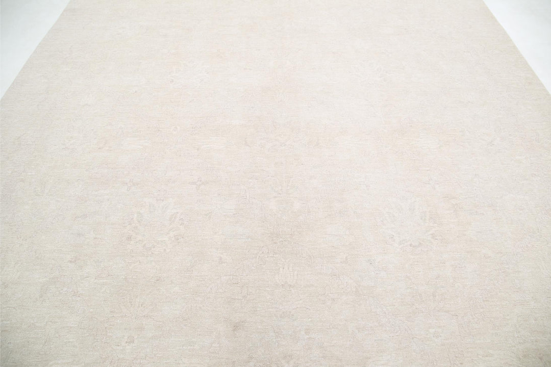 Serenity 9’ 9″ x 13’ 0″ - No. AV77817 - ALRUG Rug Store