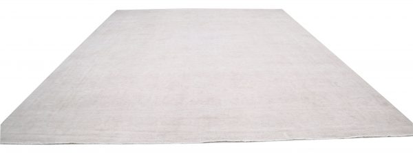 Ivory Pakistani Serenity Rug 13'0" x 16'10" Hand-Knotted close-up