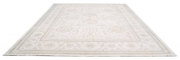 Ivory Pakistani Serenity Rug 11'10" x 14'8" Hand-Knotted close-up