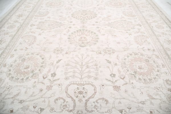 Ivory Pakistani Serenity Rug 11'10" x 14'8" Hand-Knotted pattern