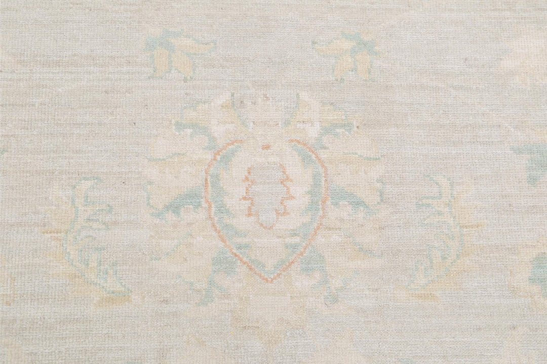 Serenity 9’ 2″ x 11’ 10” - No. AV73417 - ALRUG Rug Store