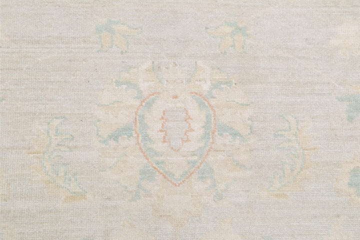 Serenity 9’ 2″ x 11’ 10” - No. AV73417 - ALRUG Rug Store