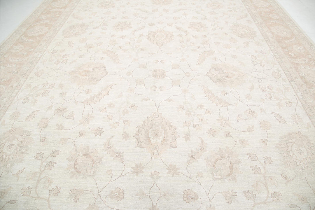 Ivory Pakistani Tabriz Rug 12'4" x 18'1" Hand-Knotted texture
