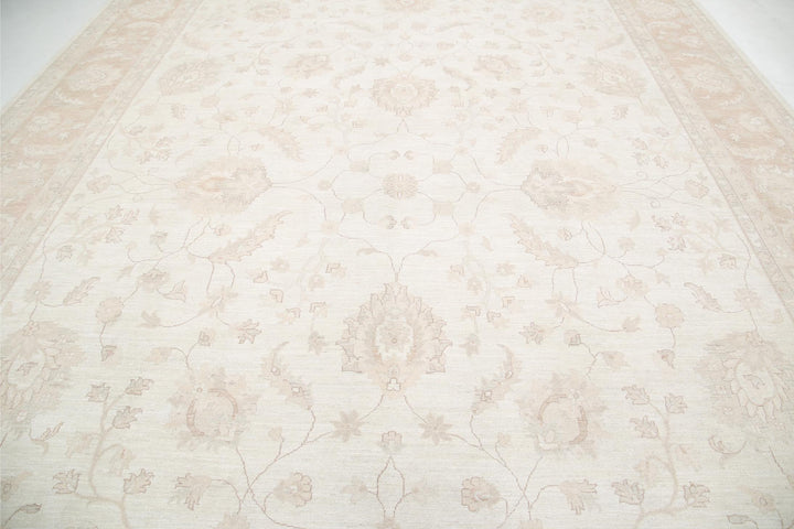 Ivory Pakistani Tabriz Rug 12'4" x 18'1" Hand-Knotted texture