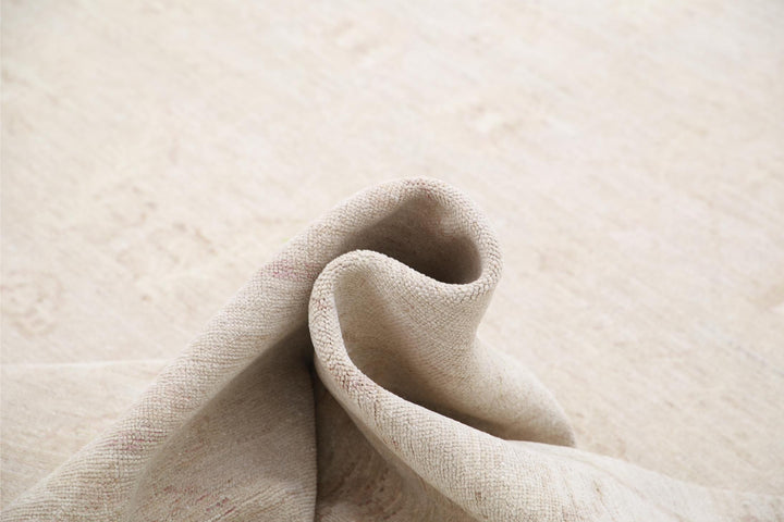 Serenity 12’ 10” x 17’ 2″ - No. AV85693 - ALRUG Rug Store