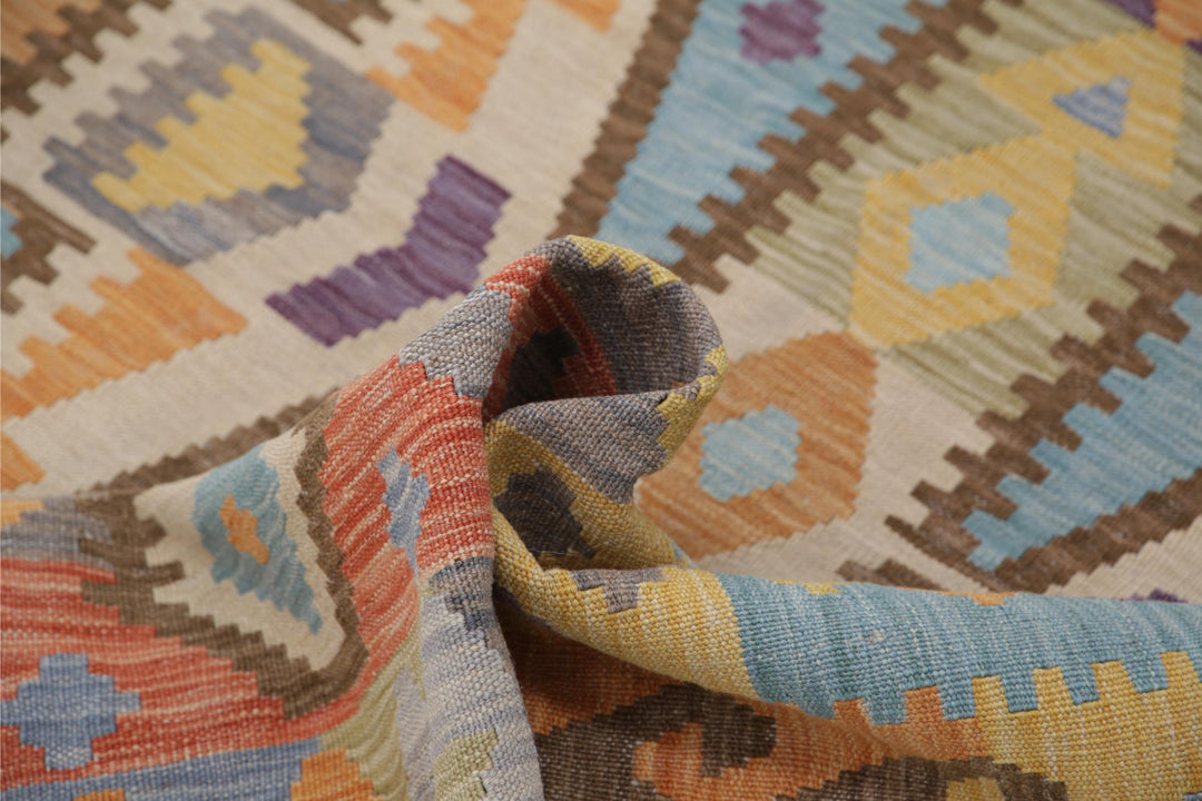 Kilim 4’ 3″ x 5’ 10” - No. AV60091 - ALRUG Rug Store