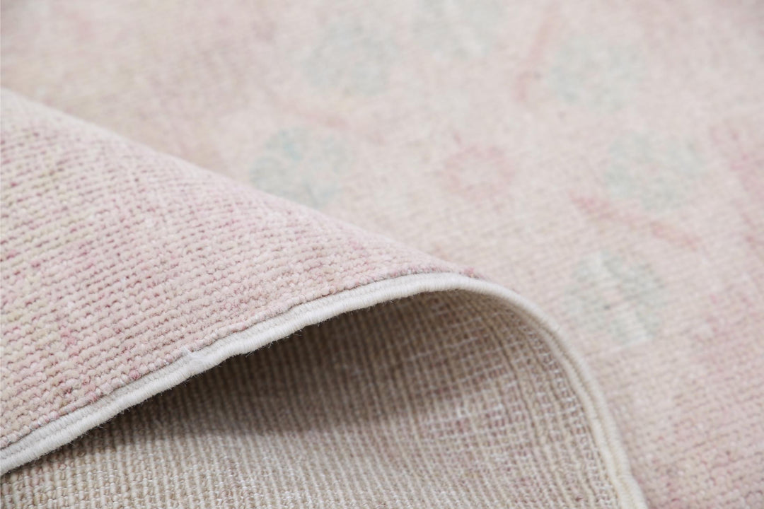 Serenity 8’ 0″ x 9’ 1″ - No. AV75239 - ALRUG Rug Store