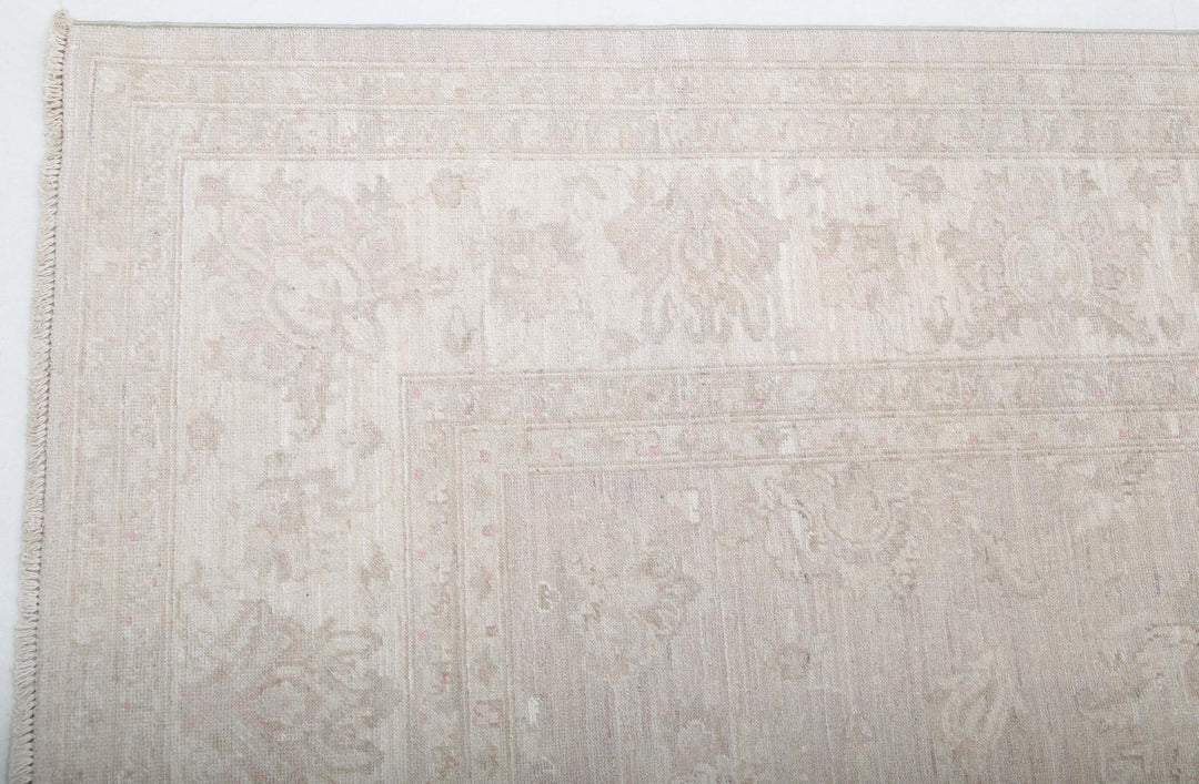 Serenity 5’ 7″ x 7’ 8″ - No. AV32044 - ALRUG Rug Store