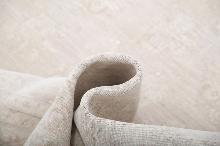 Serenity 5’ 7″ x 7’ 8″ - No. AV32044 - ALRUG Rug Store