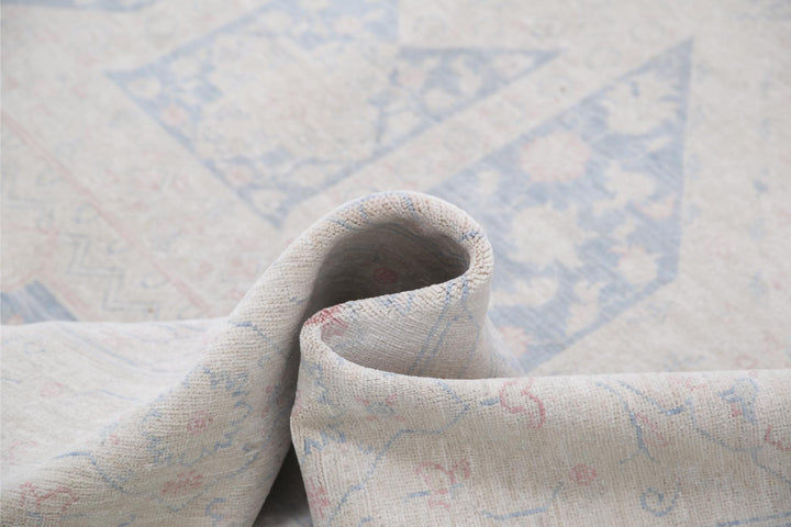 Serenity 7’ 9″ x 9’ 2″ - No. AV28928 - ALRUG Rug Store