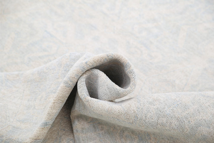 Serenity 9’ 4″ x 13’ 1″ - No. AV57285 - ALRUG Rug Store