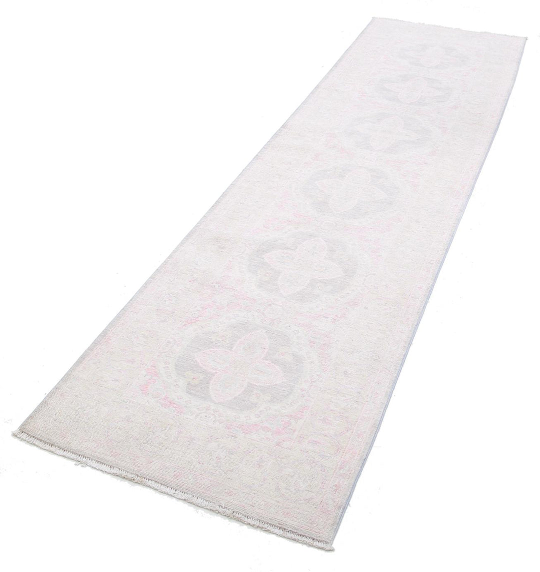 Serenity 2’ 7″ x 9’ 9″ - No. AV73496 - ALRUG Rug Store