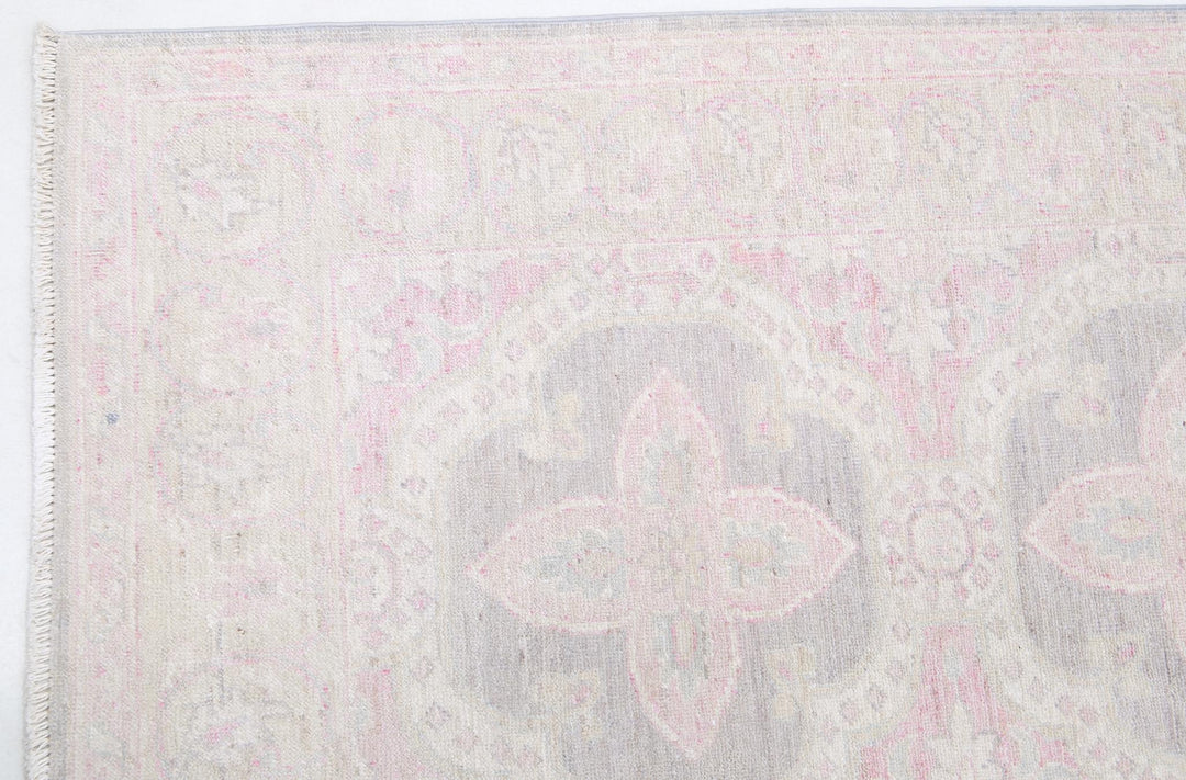 Serenity 2’ 7″ x 9’ 9″ - No. AV73496 - ALRUG Rug Store