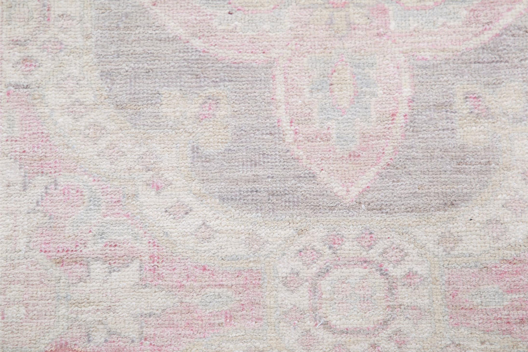 Serenity 2’ 7″ x 9’ 9″ - No. AV73496 - ALRUG Rug Store