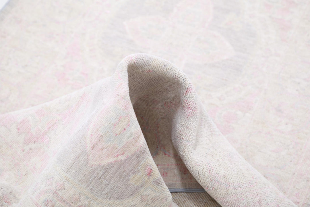 Serenity 2’ 7″ x 9’ 9″ - No. AV73496 - ALRUG Rug Store