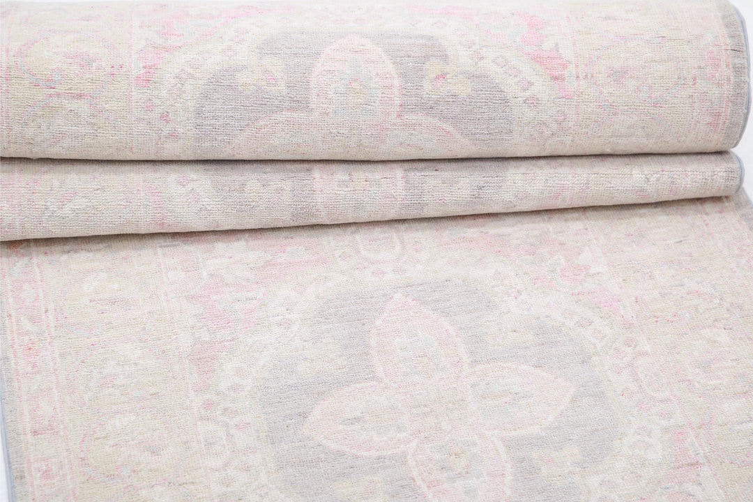 Serenity 2’ 7″ x 9’ 9″ - No. AV73496 - ALRUG Rug Store